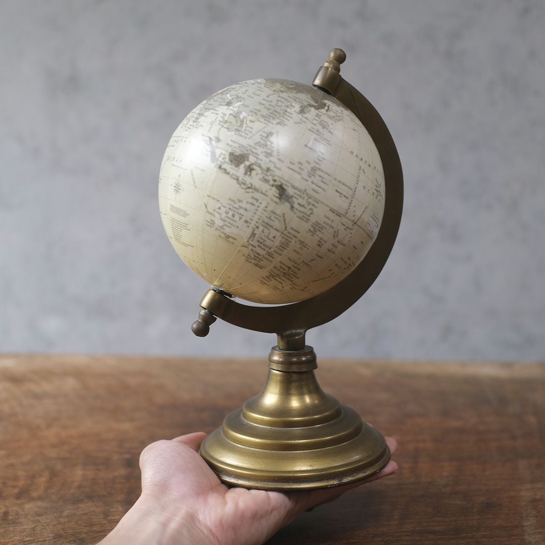 ヴィンテージグローブ イギリス 地球儀 置物4