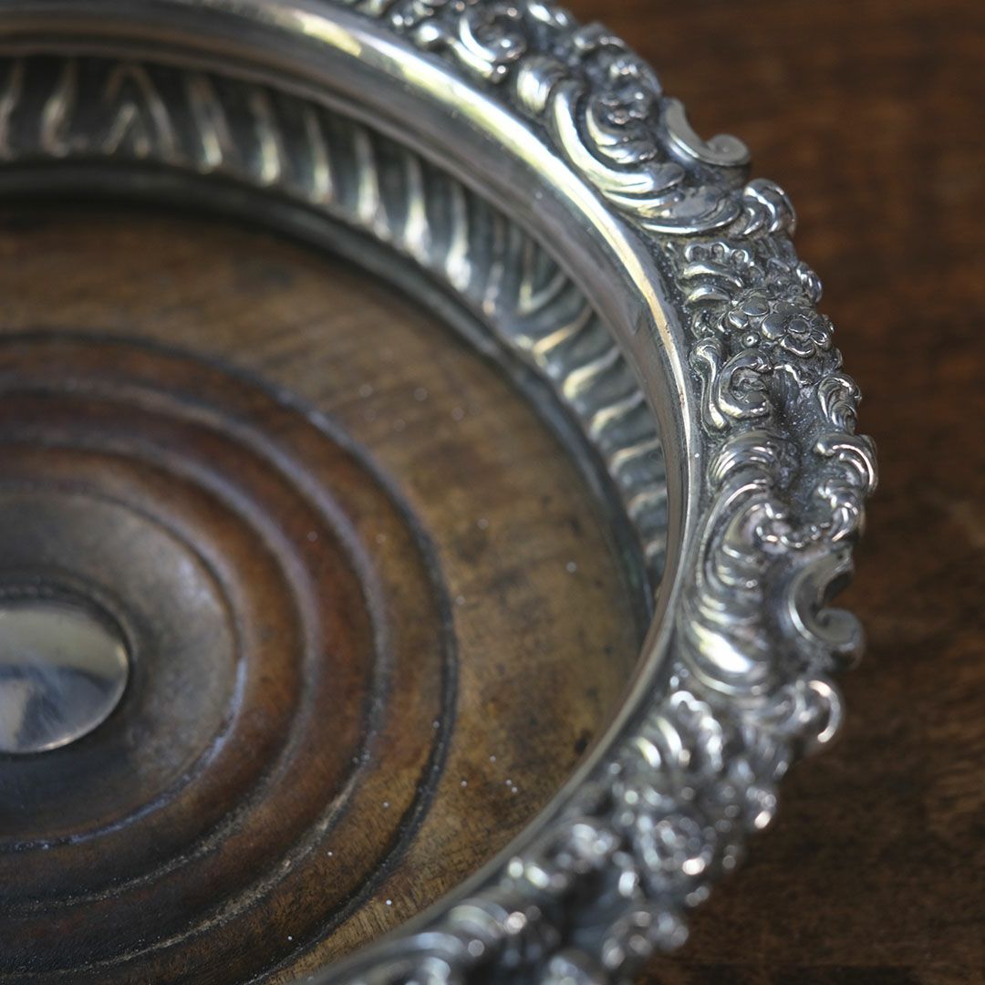 アンティーク シルバープレートボトルコースター 縁取りの美しいワインボトル専用コースター6