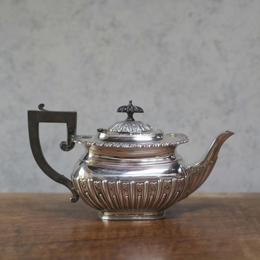 アンティークティーポット シルバープレート イギリス2