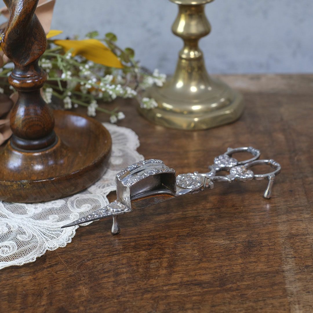 アンティーク キャンドルスナッファー シルバープレート製 ろうそく火消しハサミ 19世紀1