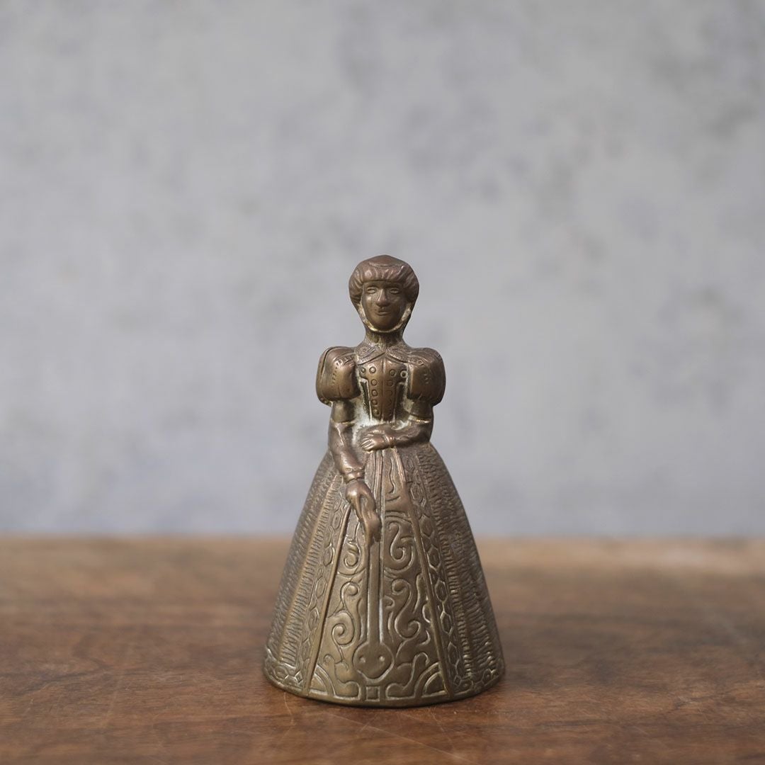 アンティークレディベル テーブルベル 呼び鈴 イギリス 置物2