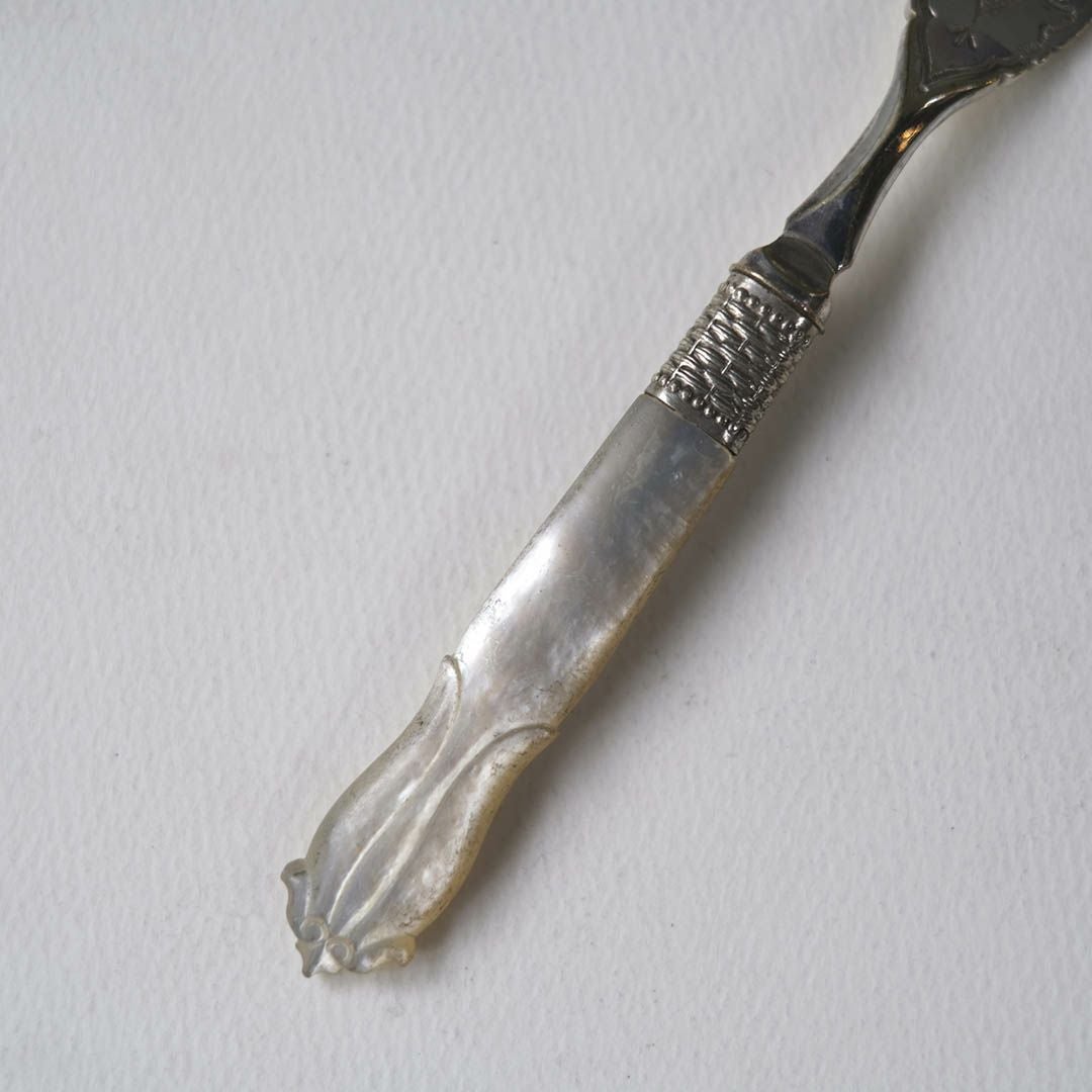 アンティーク マザーオブパール デザートフォーク イギリス 白蝶貝のカトラリー5