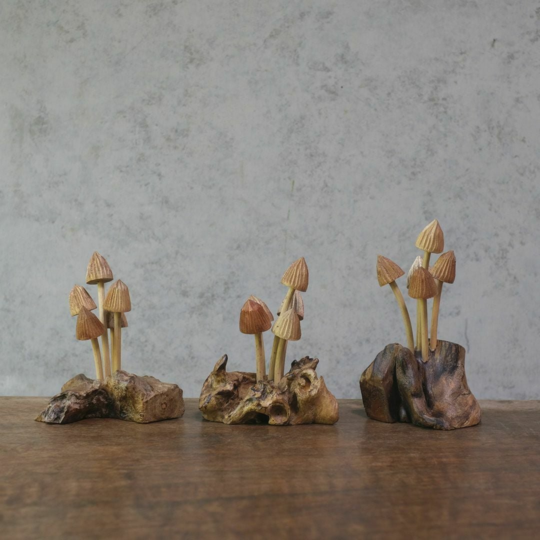 キノコオブジェ 3種類並んだ様子 コレクション風