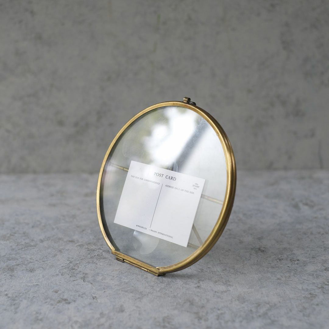 真鍮とガラスのアンティークフォトフレーム 背面スタンド付き