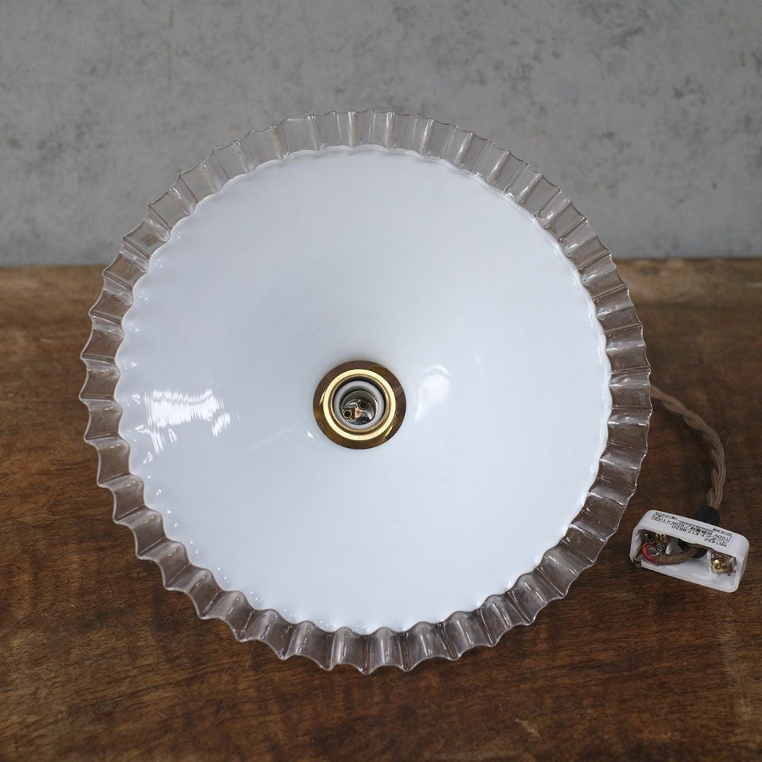 アンティーク ガラスシェードフリルランプ ミルクガラス 照明 灯具E175