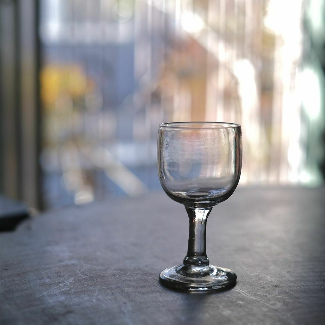 アンティークビストログラス フランス 吹きガラスの足付きグラス