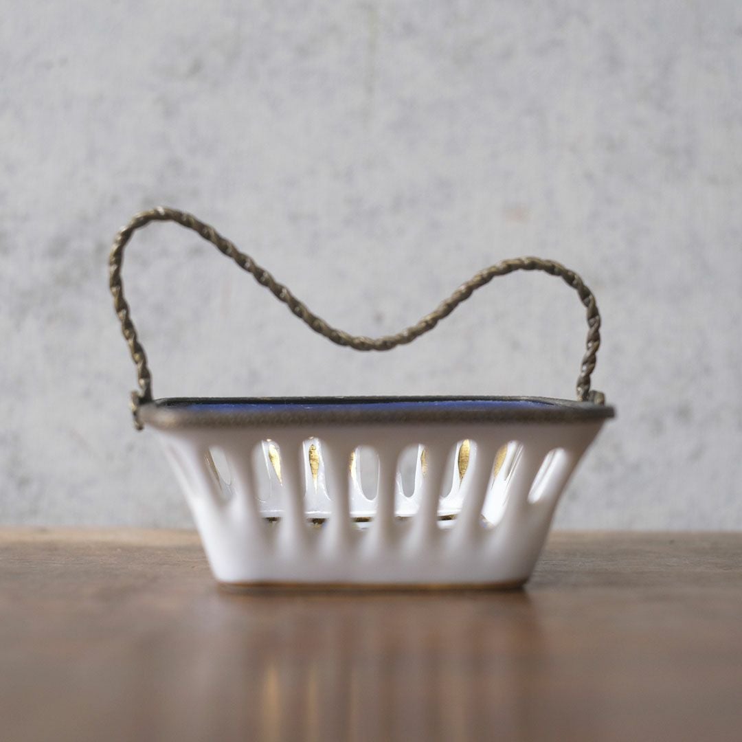 アンティークレースドバスケット レースドホワイトポーセリン フランス6