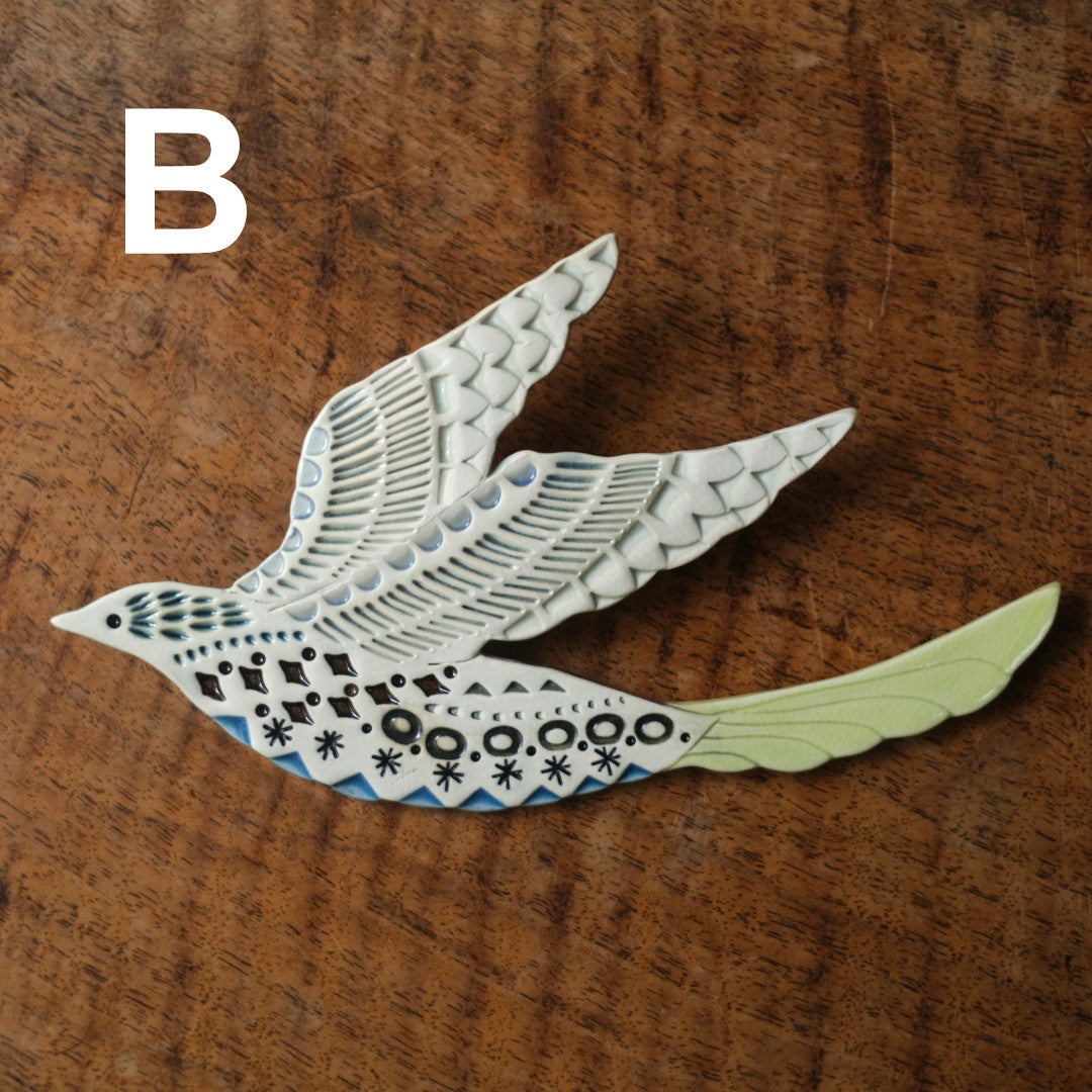 陶器の鳥のアートオブジェ Pottery studio K 金子ひとみ 作家物 空舞う鳥3