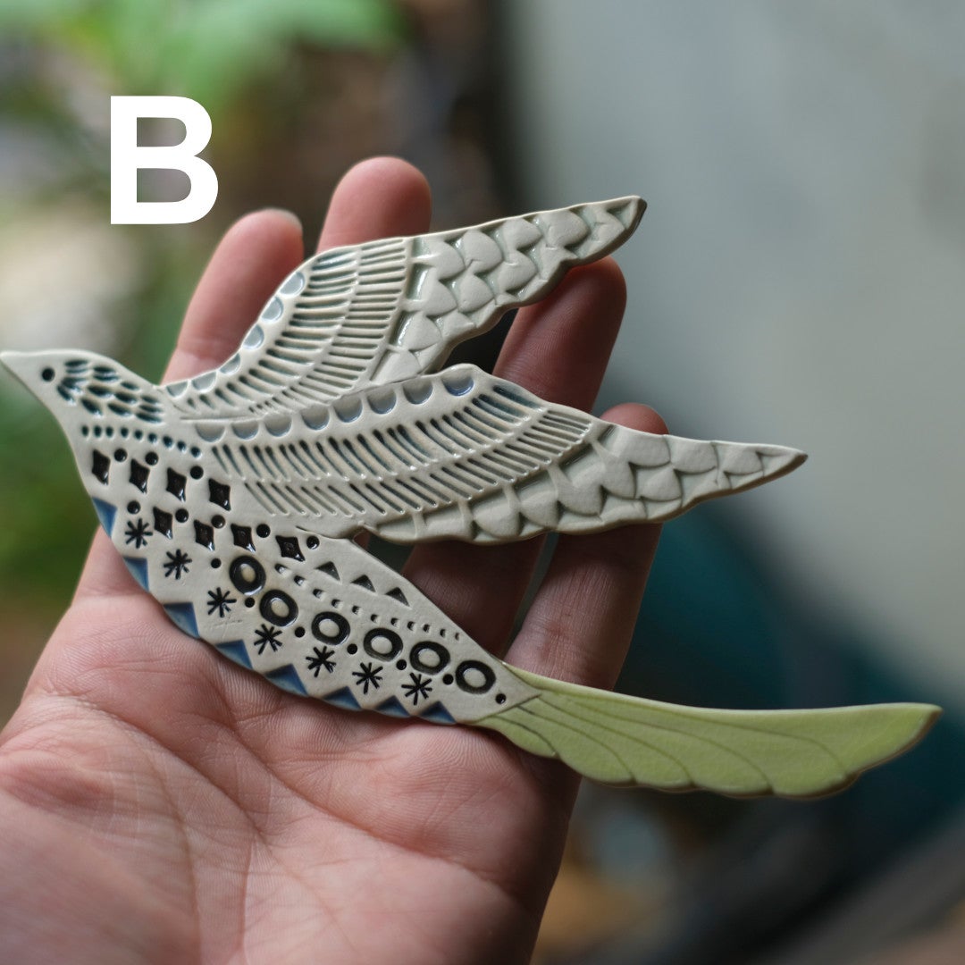 陶器の鳥のアートオブジェ Pottery studio K 金子ひとみ 作家物 空舞う鳥9