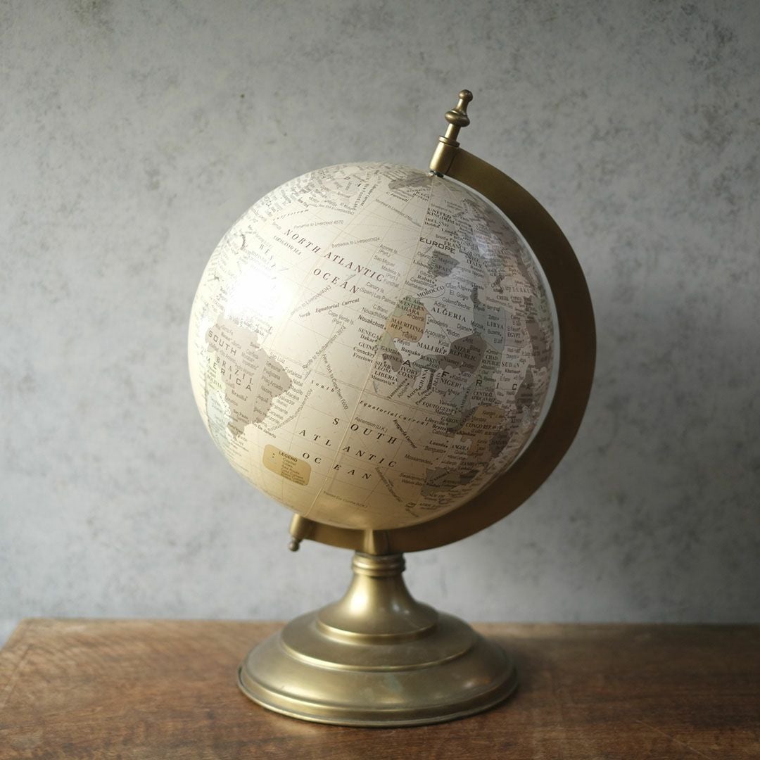 大型ヴィンテージ地球儀 側面 英字地図のクリームトーン 回転式スタンド