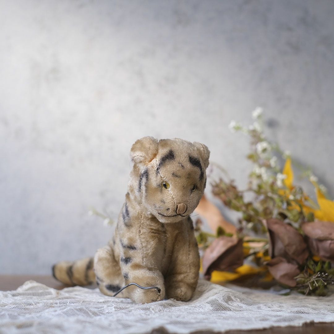 ヴィンテージ シュタイフ社 ぬいぐるみ トラ お座りポーズ（Sitting Tiger） ドイツ