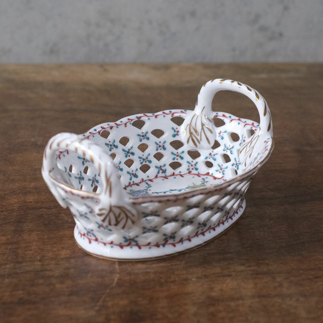 ヴィンテージ 透かしレースのバスケット皿 フラワー絵付け 金彩アクセント3