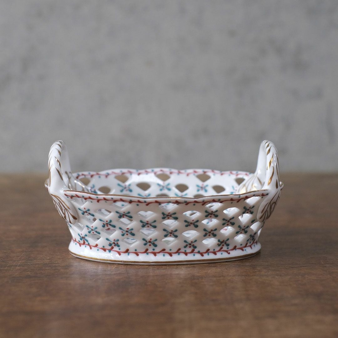 ヴィンテージ 透かしレースのバスケット皿 フラワー絵付け 金彩アクセント4