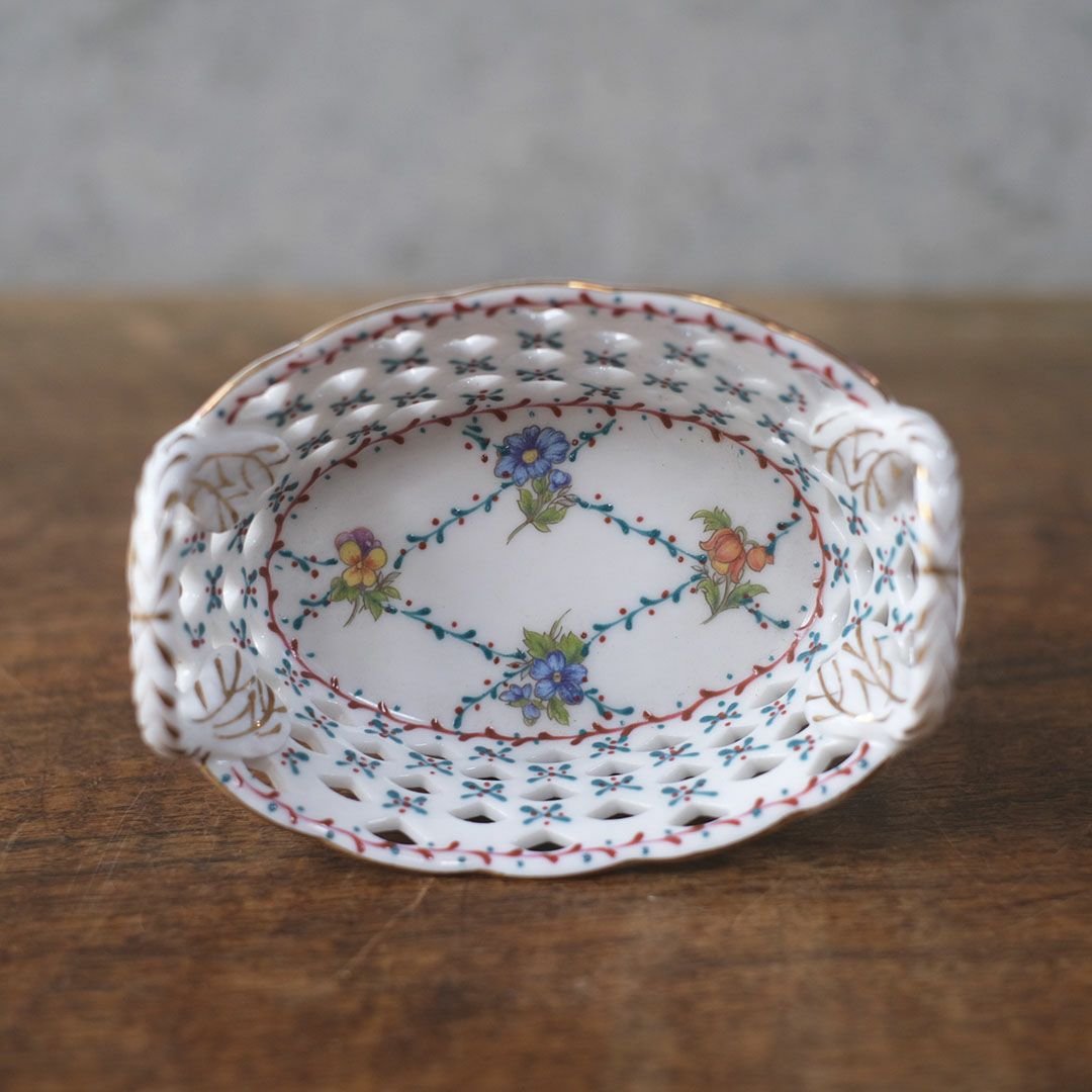 ヴィンテージ 透かしレースのバスケット皿 フラワー絵付け 金彩アクセント5