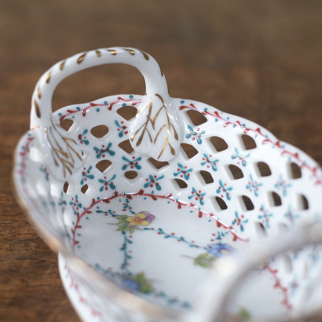 ヴィンテージ 透かしレースのバスケット皿 フラワー絵付け 金彩アクセント7