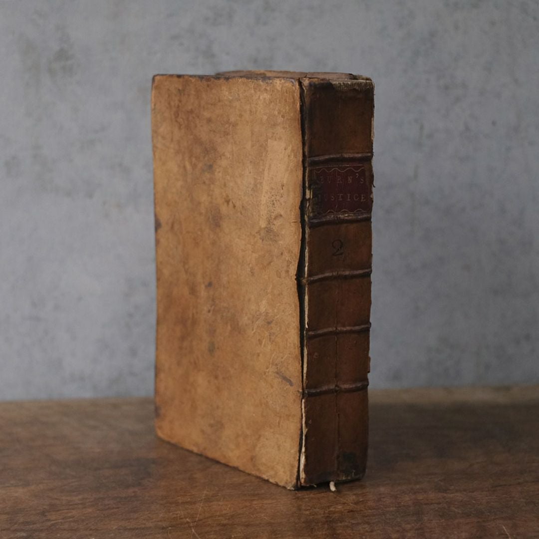 アンティークブック 革製の本3