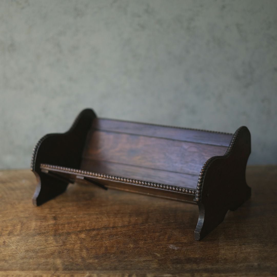 閉じた状態のアンティークブックスタンド 本棚 スライド可変式 イギリス