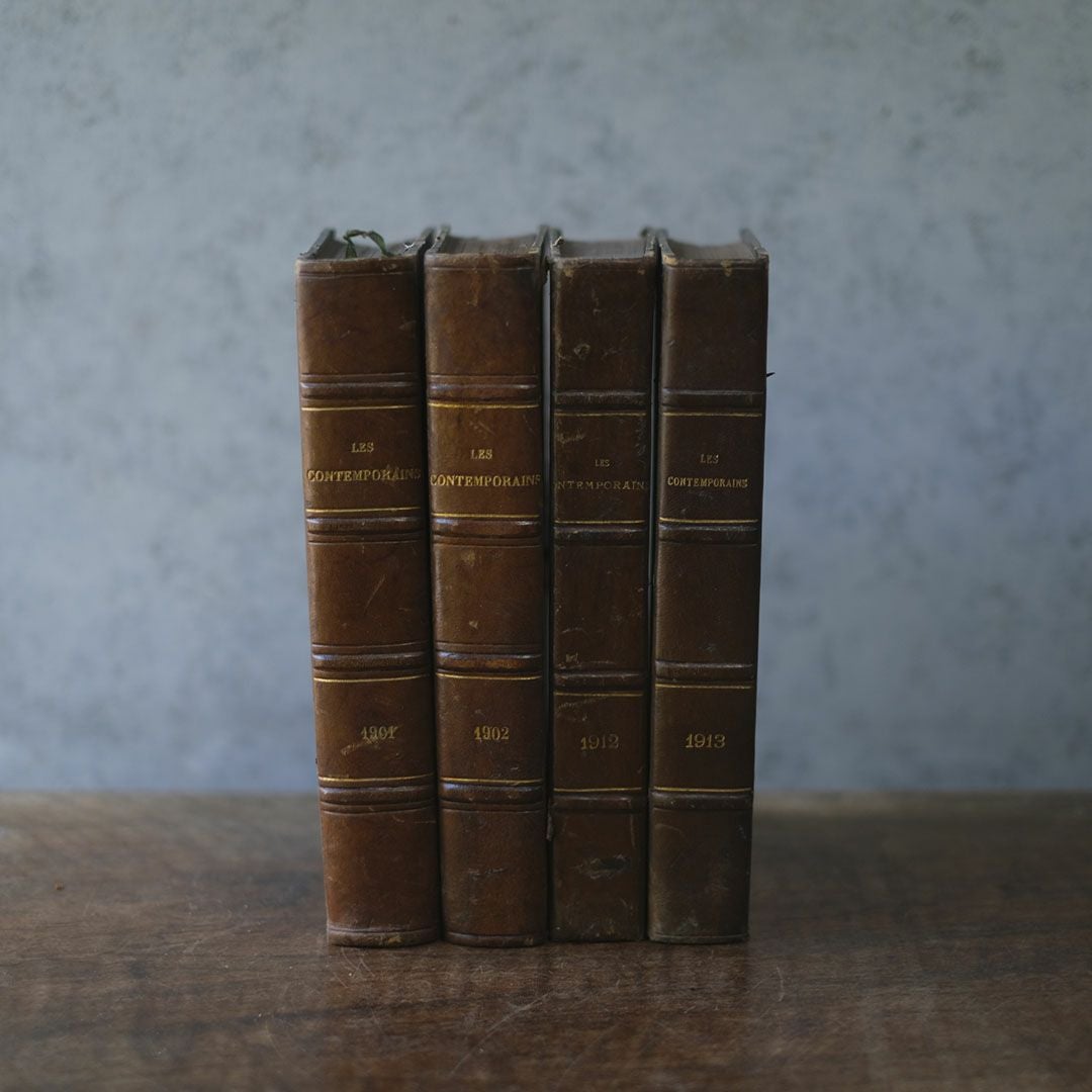 アンティーク1 革張りの古書 フランス