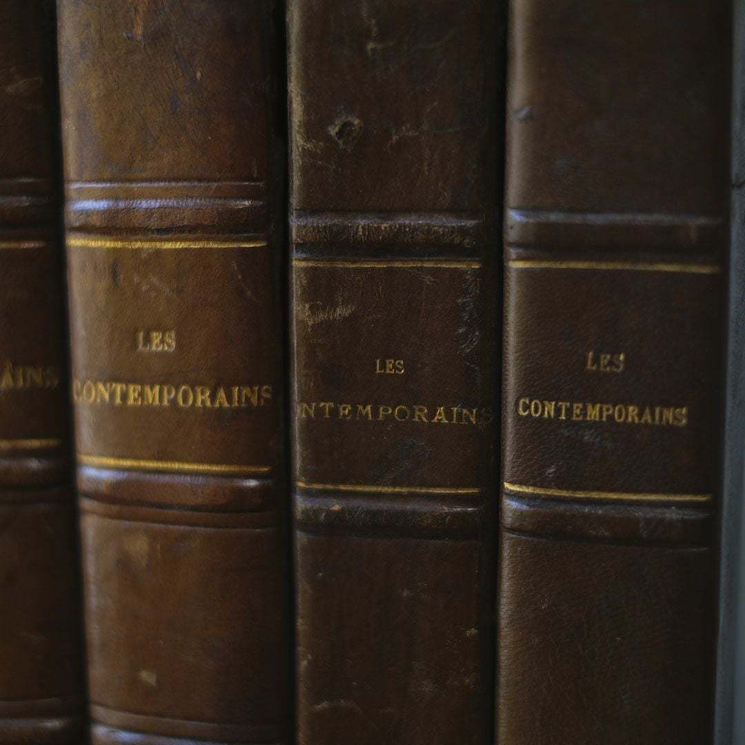 アンティークブック 革張りの古書 フランスタイトル