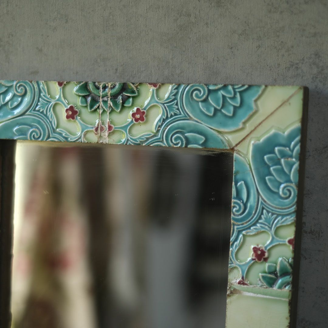 アンティークタイル壁掛けミラー 大正レトロな鏡3