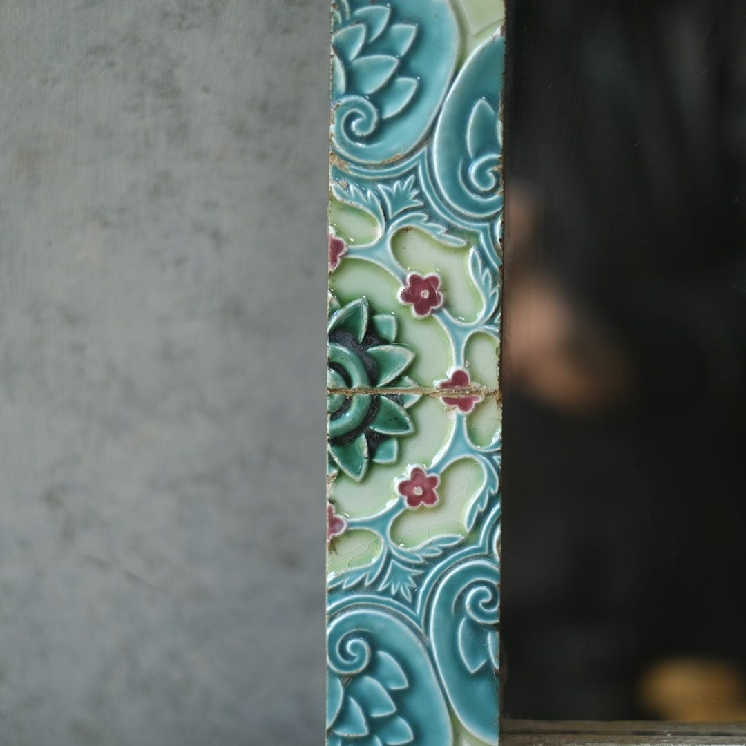 アンティークタイル壁掛けミラー 大正レトロな鏡4