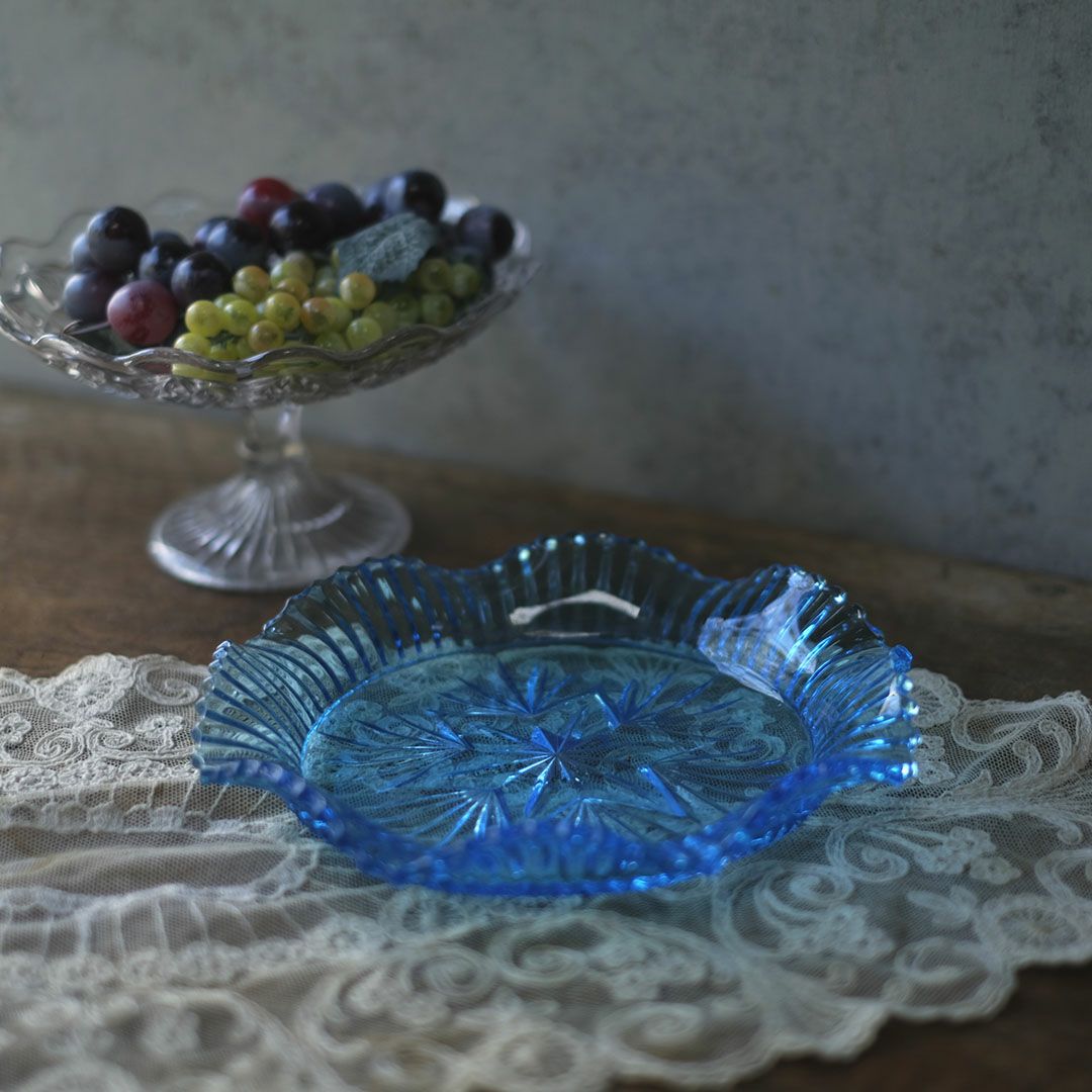 アンティーク ガラス皿 フリル ブルー イギリス 青いガラストレイ