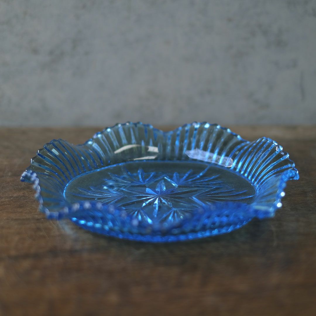 アンティーク ガラス皿 フリル ブルー イギリス 青いガラストレイ2
