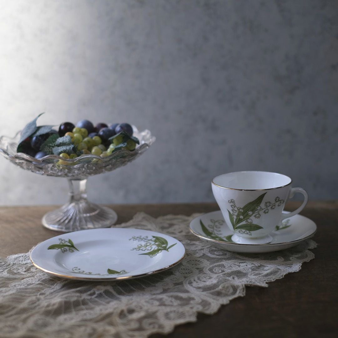 ヴィンテージティーカップトリオ リリー 鈴蘭 イギリス1