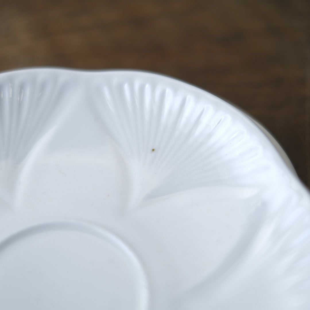 ヴィンテージティーカップトリオ SEHLLY シェリーDAINTY WHITE 白色の優美 イギリス8