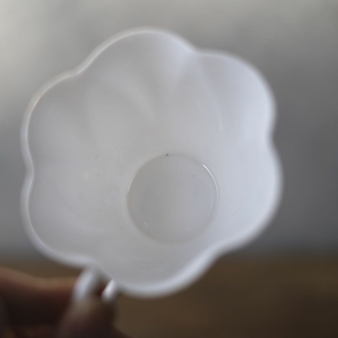 ヴィンテージティーカップトリオ SEHLLY シェリーDAINTY WHITE 白色の優美 イギリス9