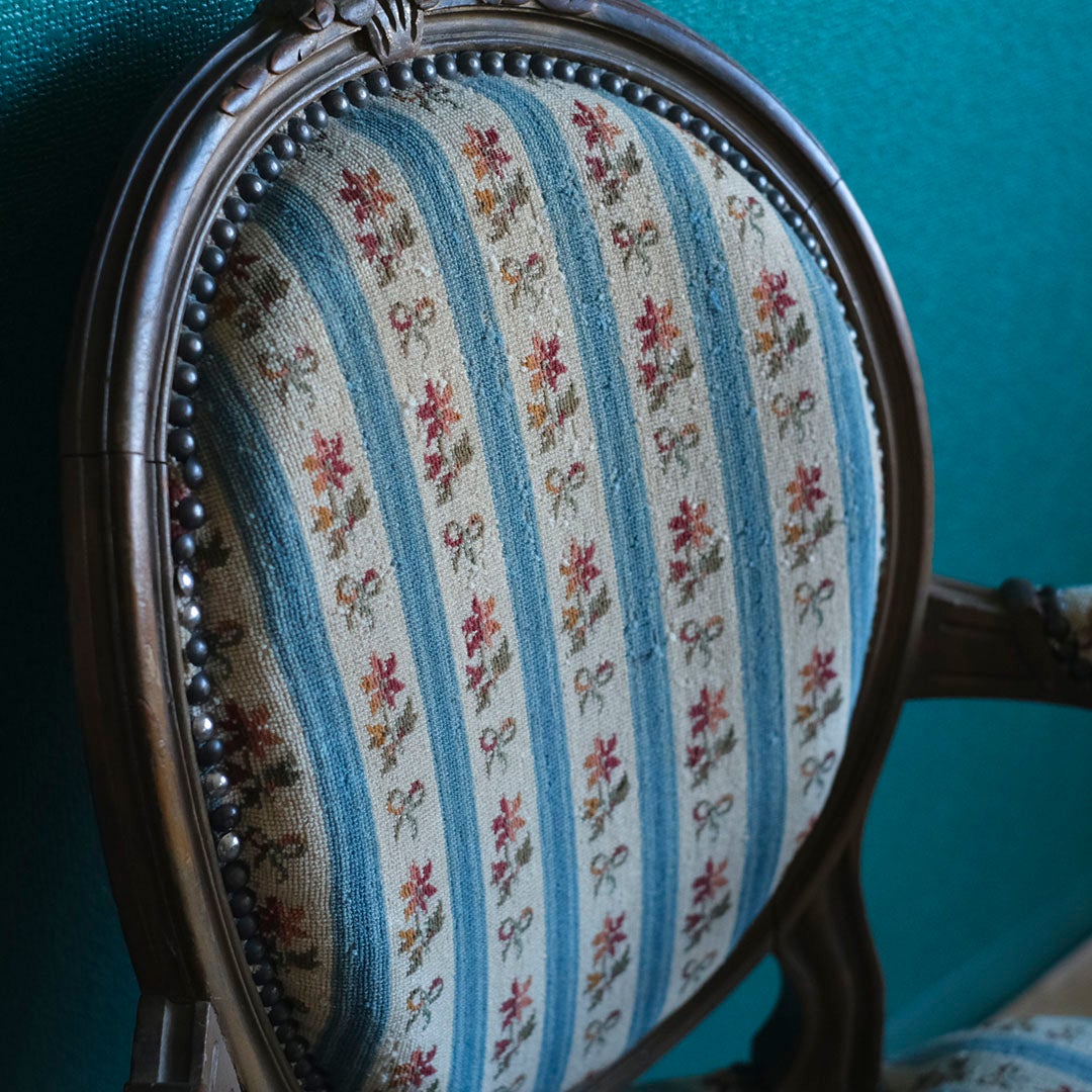 アンティーク サロンチェア ルイ16世様式 フランス 優雅で気品のあるシルエットが素敵な肘掛け椅子/アンティーク家具5