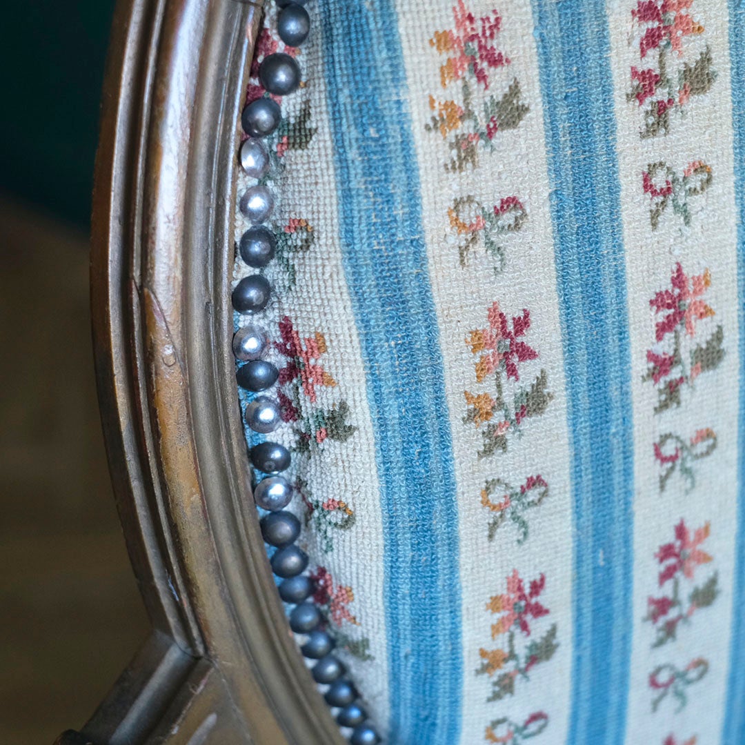 アンティーク サロンチェア ルイ16世様式 フランス 優雅で気品のあるシルエットが素敵な肘掛け椅子/アンティーク家具7