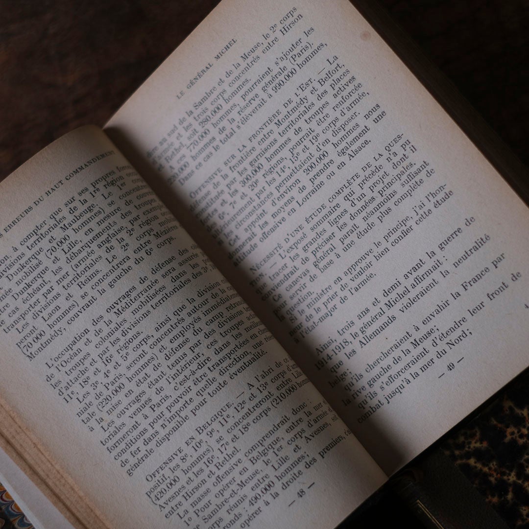 アンティークレザーブック 革張りの本 フランス7