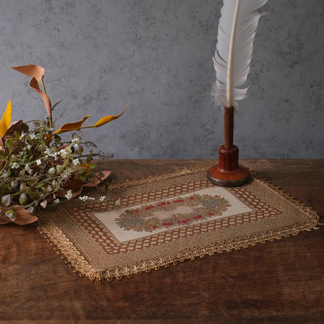 ヴィンテージテーブルセンター フリンジ付き ゴブラン織りミニタペストリー ベルギー１