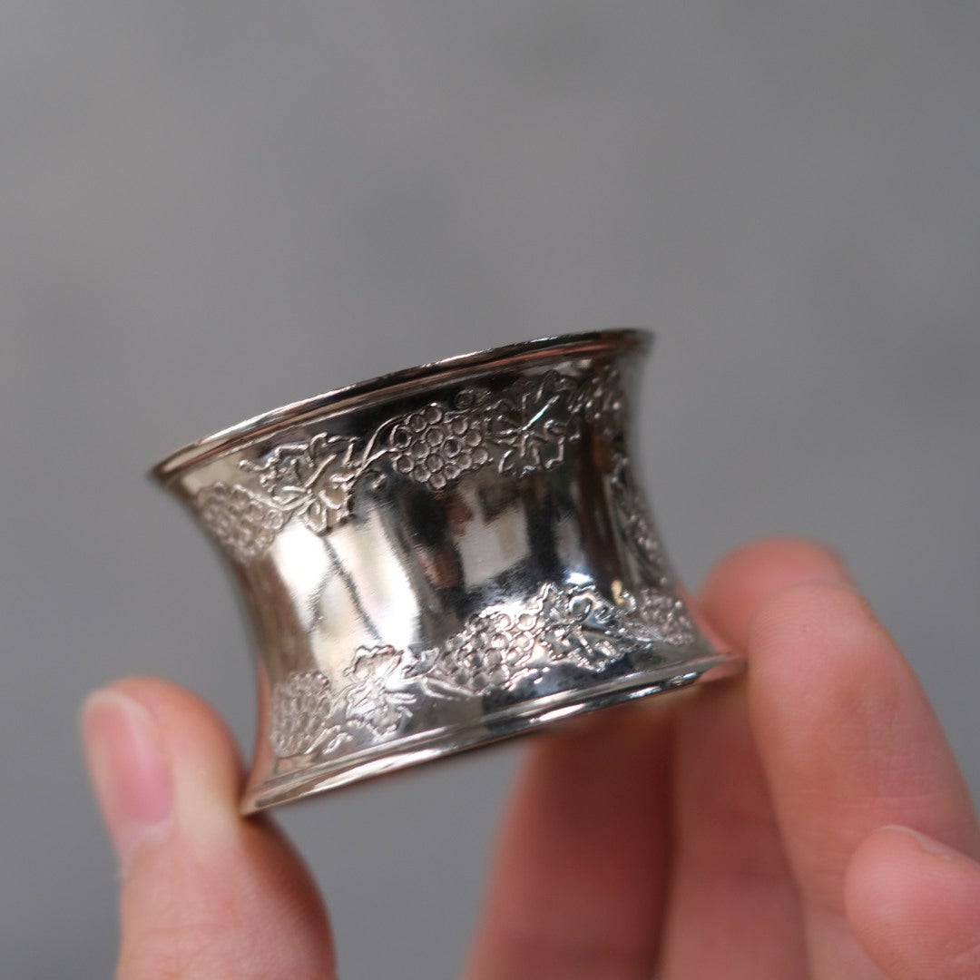 アンティーク ナプキンリング シルバープレート 4個セット ブドウ文様 鼓型 イギリス4