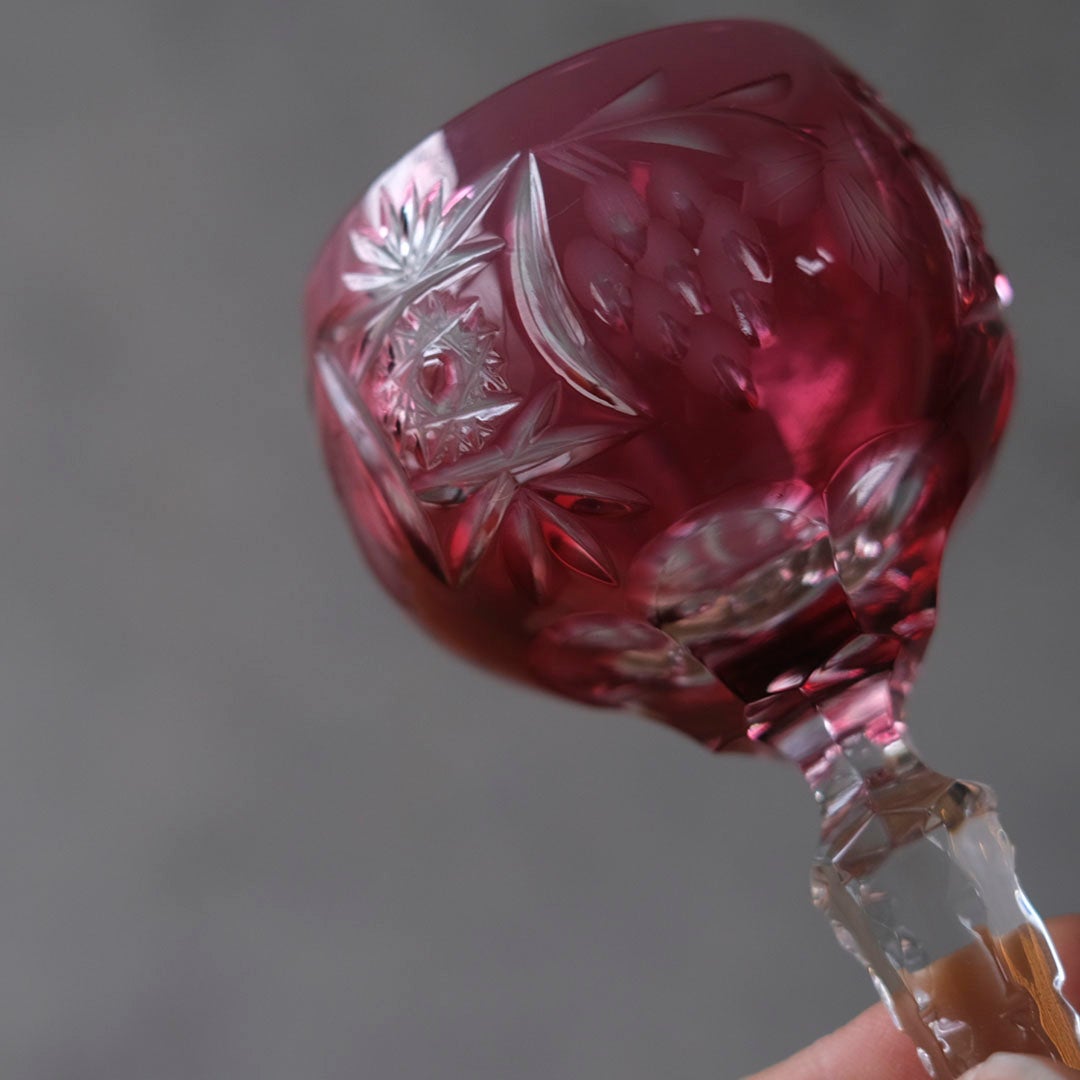 ヴィンテージ クリスタルワイングラス Nachtmann ナハトマン 葡萄と星のカット模様　ルビーレッド　ドイツ