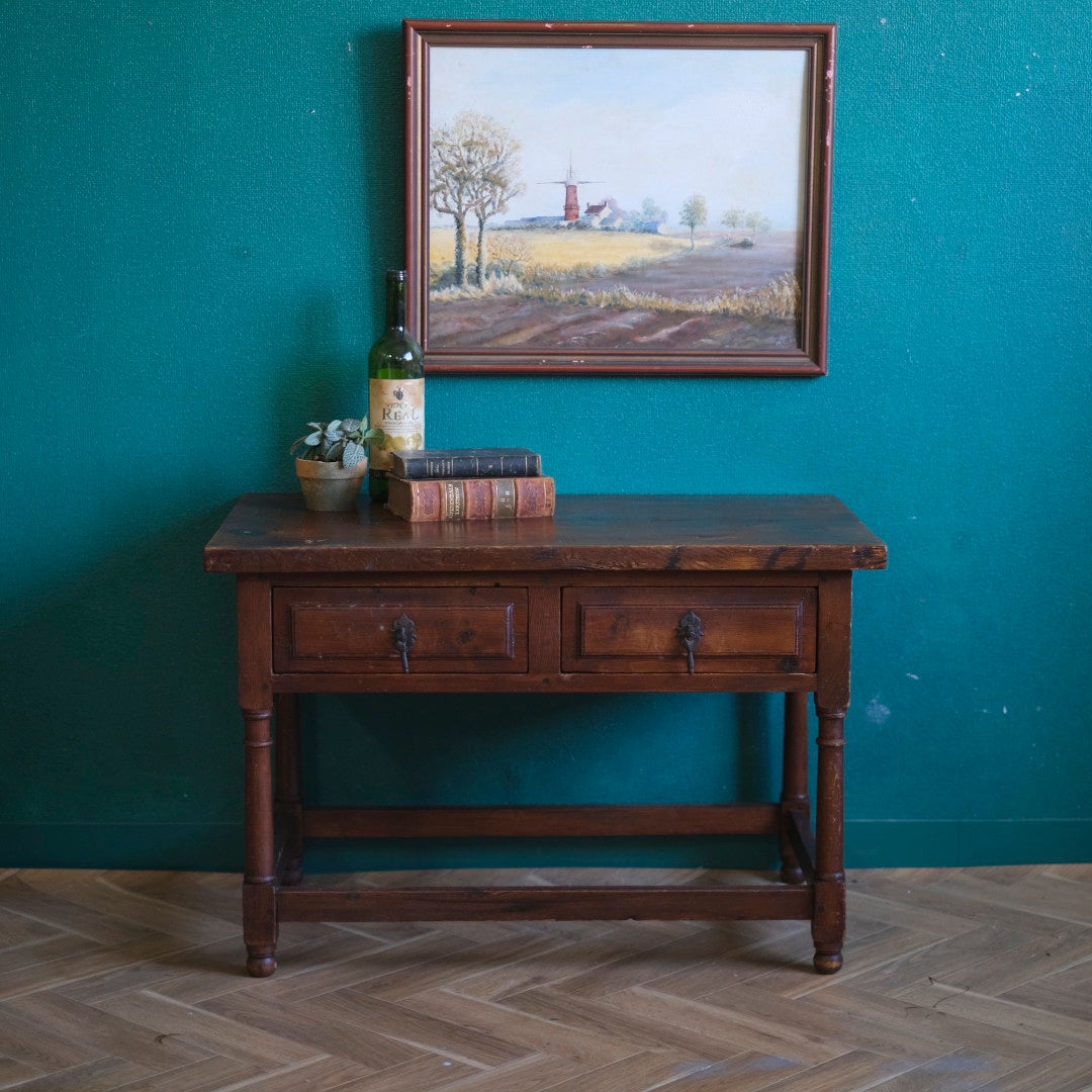 オーク材のアンティーク調ローテーブルの全体写真