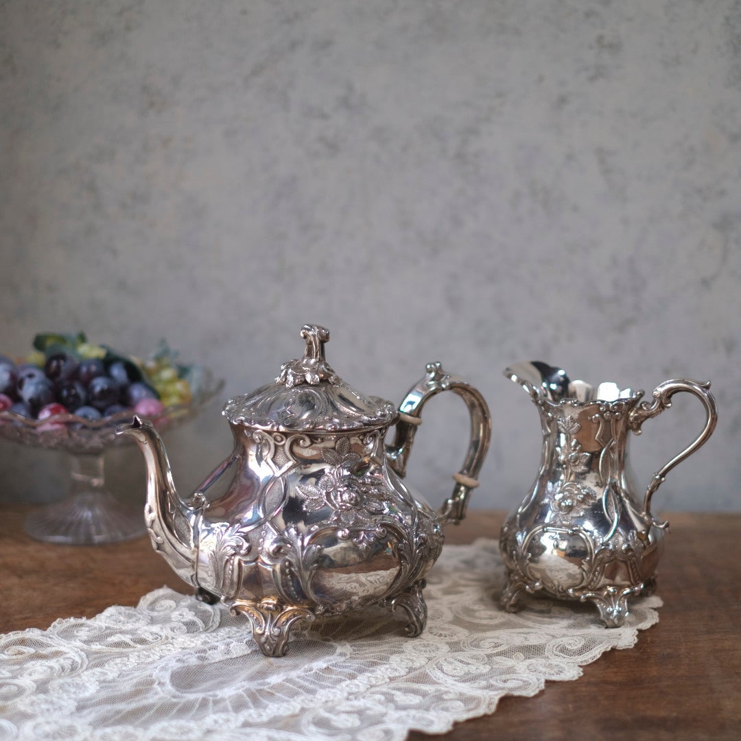 アンティーク ティーポット&ミルクジャグ シルバープレート 銀メッキ ヴィクトリアンロココ 自然主義的なアカンサスモチーフ装飾