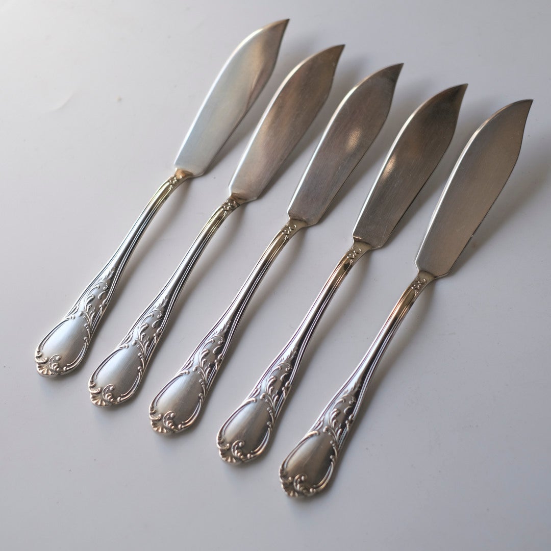 アンティークフィッシュナイフ バターナイフ シルバープレート 銀メッキ ロココ イギリス1