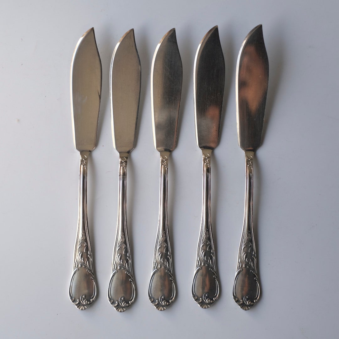 アンティークフィッシュナイフ バターナイフ シルバープレート 銀メッキ ロココ 2