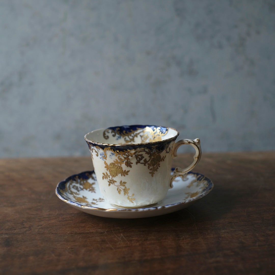 アンティークカップ&ソーサ イギリス　Crown Staffordshire Porcelain Co. Ltd.（クラウン・スタッフォードシャー）