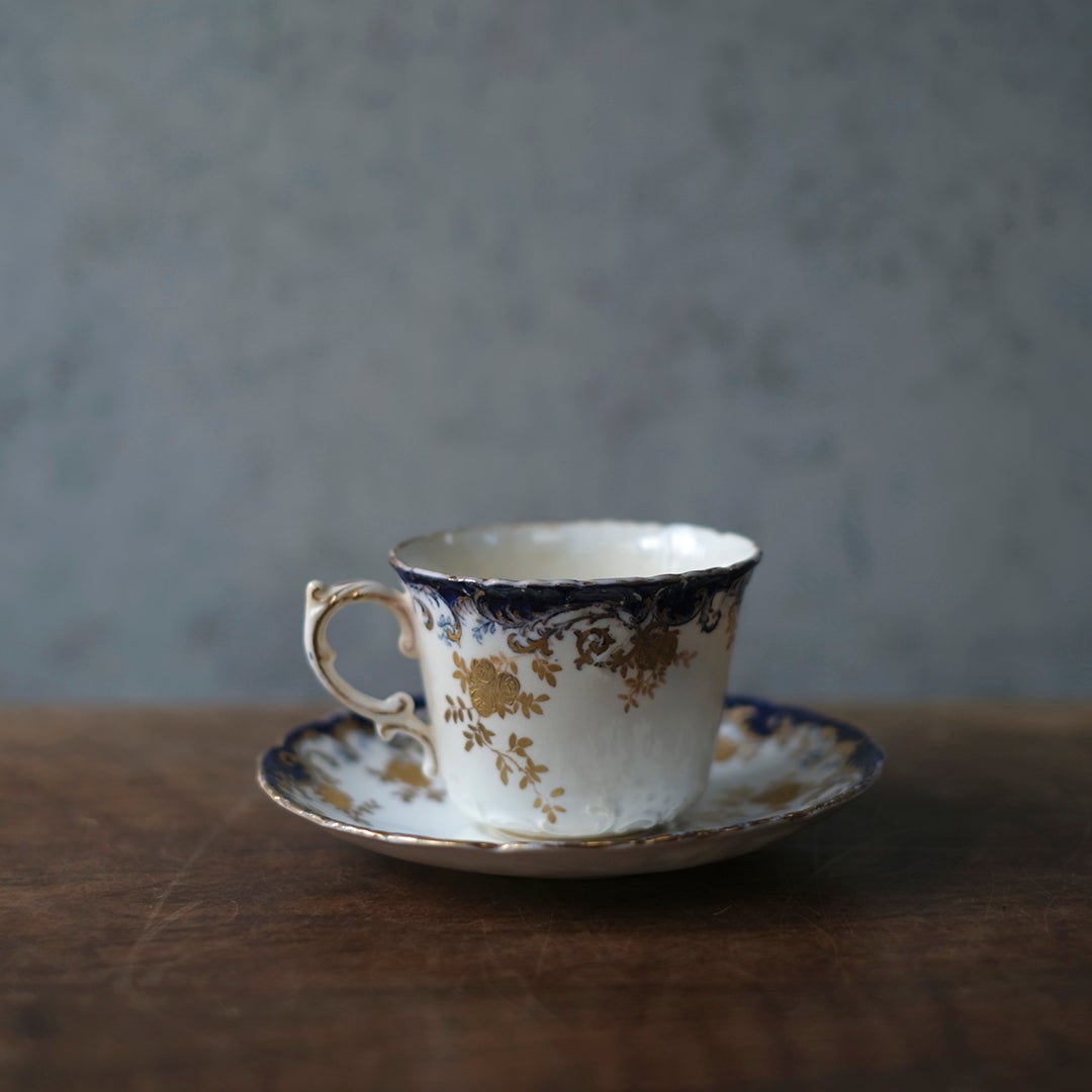 アンティークカップ&ソーサ イギリス　Crown Staffordshire Porcelain Co. Ltd.（クラウン・スタッフォードシャー）