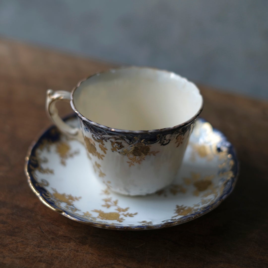 アンティークカップ&ソーサ イギリス　Crown Staffordshire Porcelain Co. Ltd.（クラウン・スタッフォードシャー）