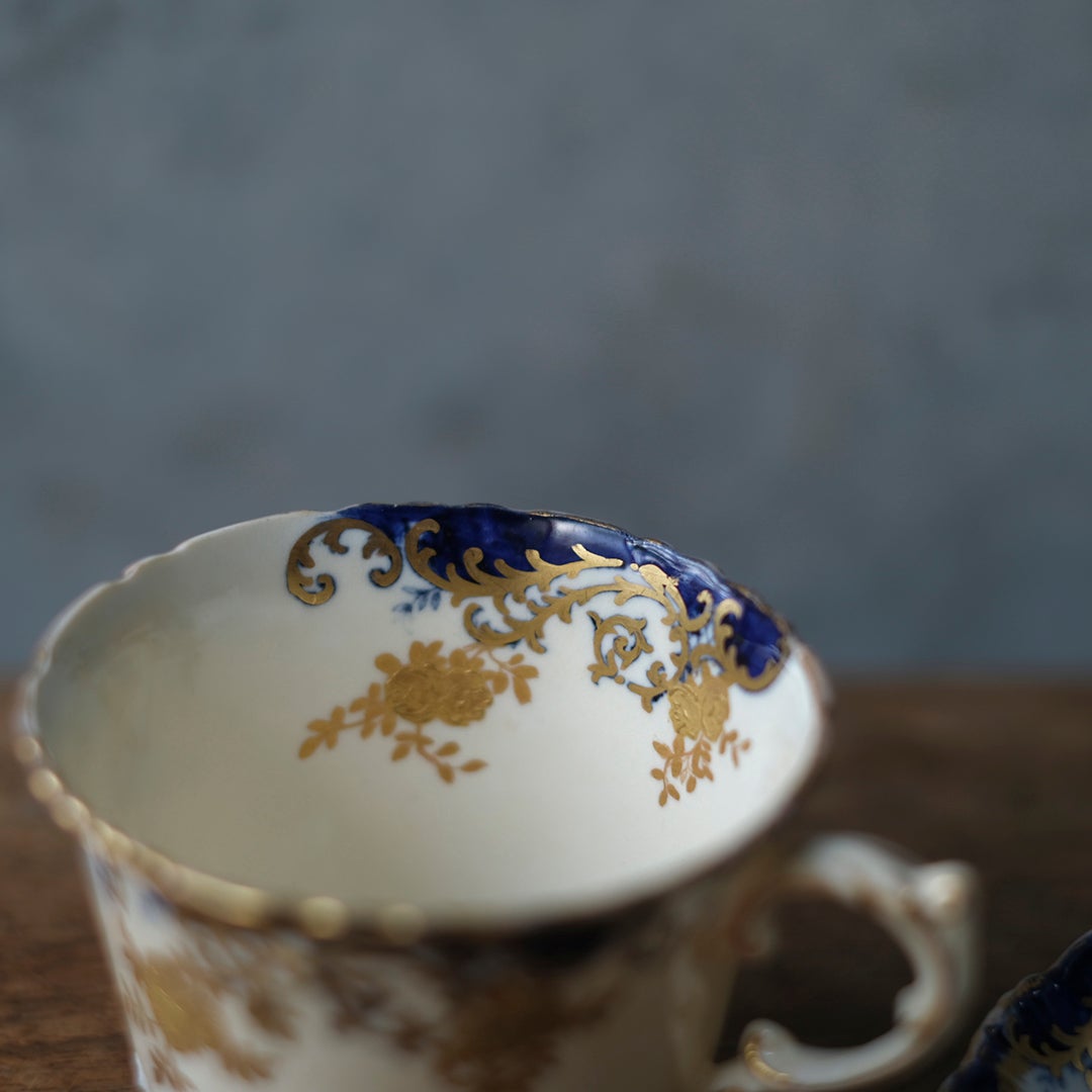 アンティークカップ&ソーサ イギリス　Crown Staffordshire Porcelain Co. Ltd.（クラウン・スタッフォードシャー）