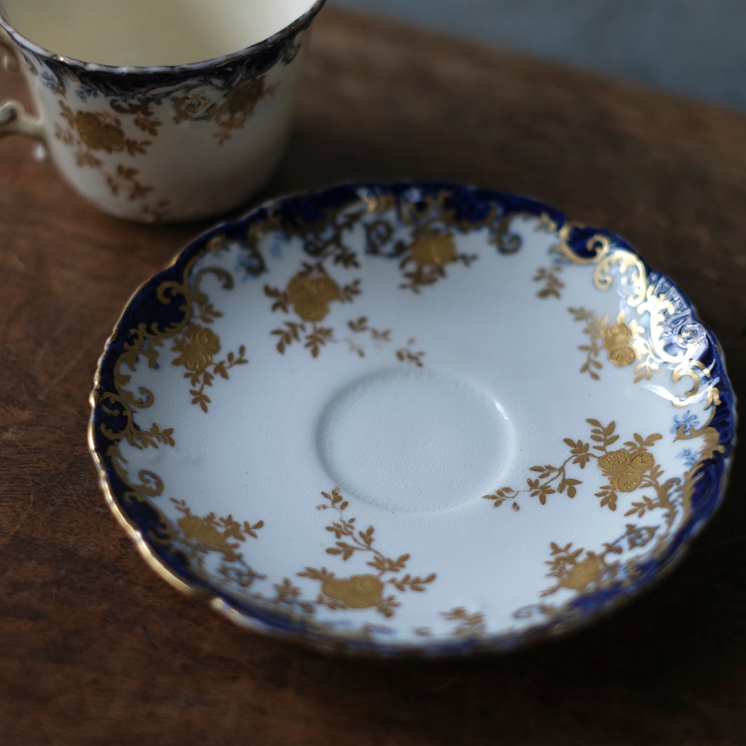 アンティークカップ&ソーサ イギリス　Crown Staffordshire Porcelain Co. Ltd.（クラウン・スタッフォードシャー）