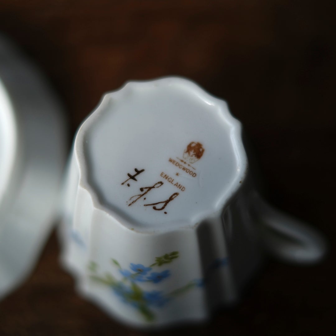 アンティーク ウェッジウッド カップ 高台（底面）のアップ写真