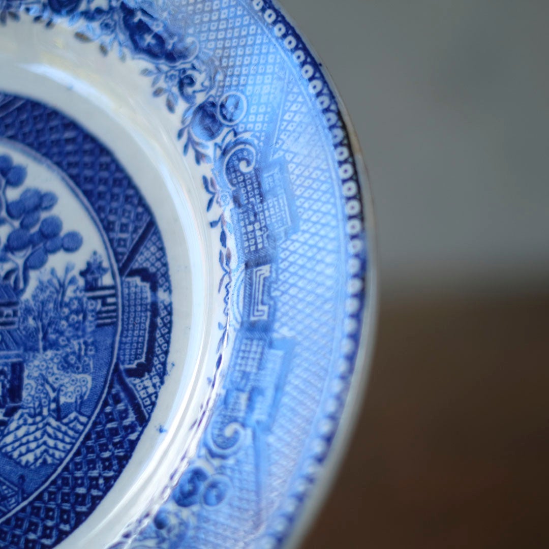 アンティーク ジアン ブルーウィロー プレート 裏面バックスタンプ GIEN FRANCE PORCELAINE OPAQUEのクローズアップ