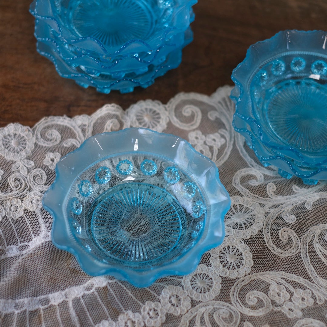 ヴィンテージデザートカップ 青いガラス イギリス3