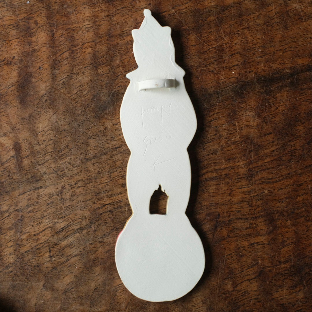 陶器製の玉乗りくま壁掛けオブジェ 素焼き状態 Pottery Studio K