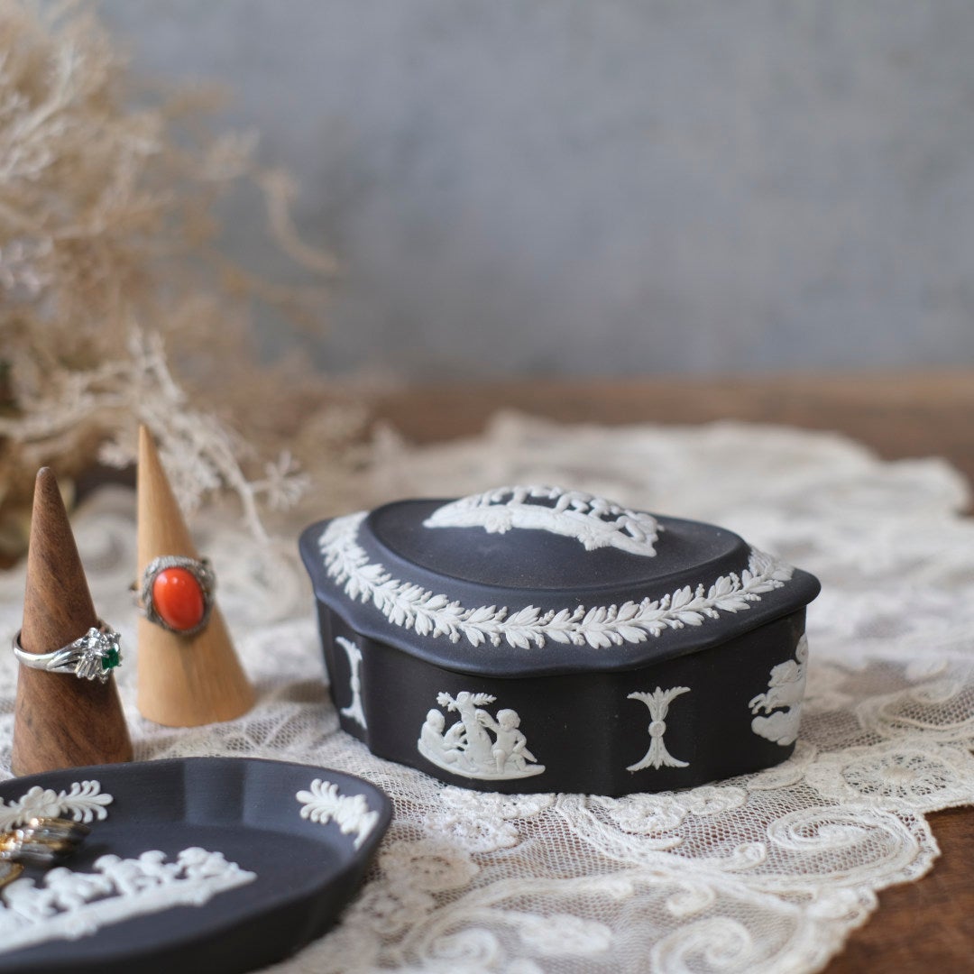 ヴィンテージウェッジウッド WEDGWOOD ジャスパートリンケットボックス 貴重な黒 イギリス